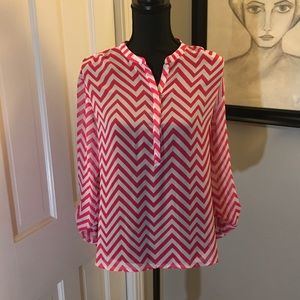 Pink and white patterned sheer top 🌸